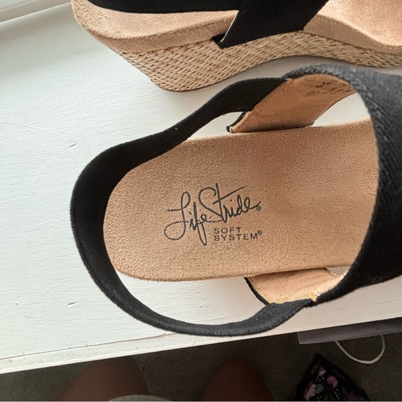 Life Stride black wedge sandals - Picture 4 of 6